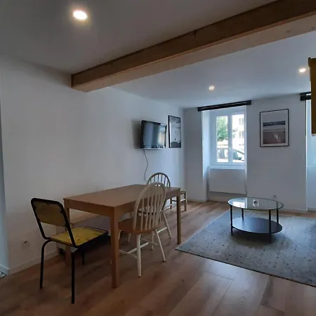 Cosy A Biarritz, Proche Des Halles Et Plages, Ideal Pour 2 Avec Wifi Inclus - Fr-1-239-853 Apartment *