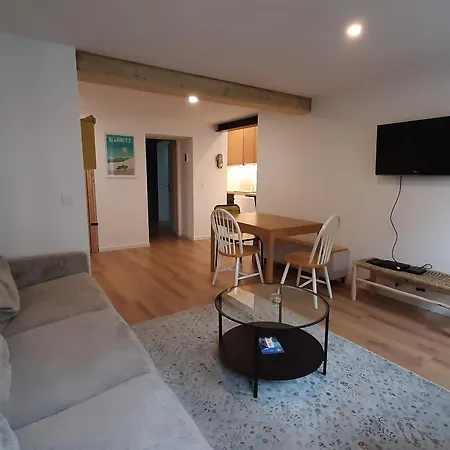 Apartment Cosy A Biarritz, Proche Des Halles Et Plages, Ideal Pour 2 Avec Wifi Inclus - Fr-1-239-853